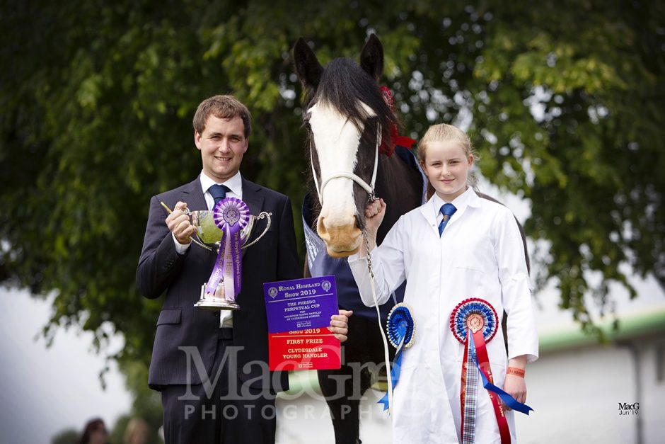 ClydesdaleChampionYoungHandler5131web MacGregor Photography